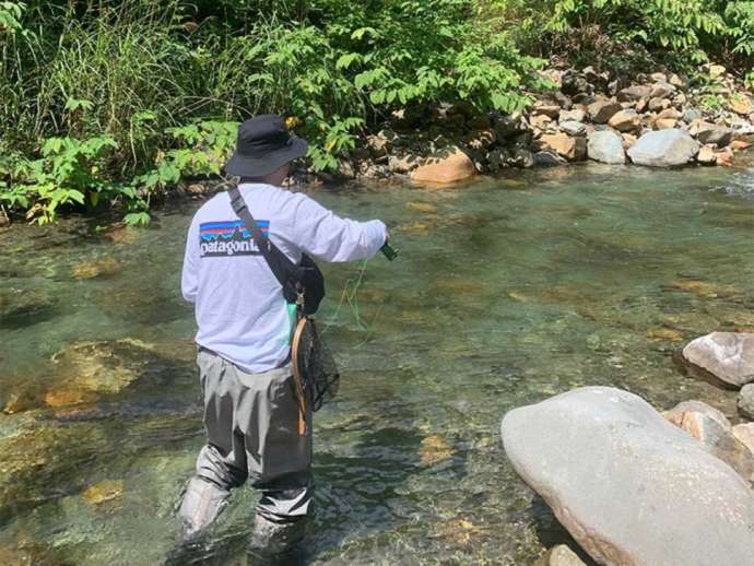 信州・白馬村での渓流釣りの様子