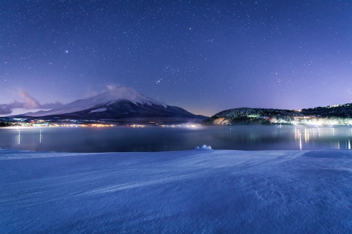 冬の富士山と山中湖