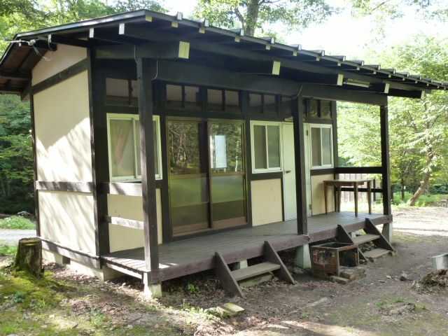 岐阜県飛騨市にある「山之村キャンプ場」のバンガロー