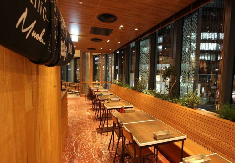 『YURT 大名古屋ビルヂング店』の店内